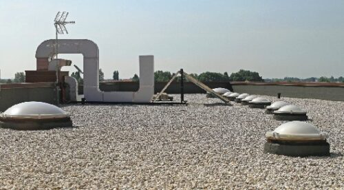 flat roof with gravel