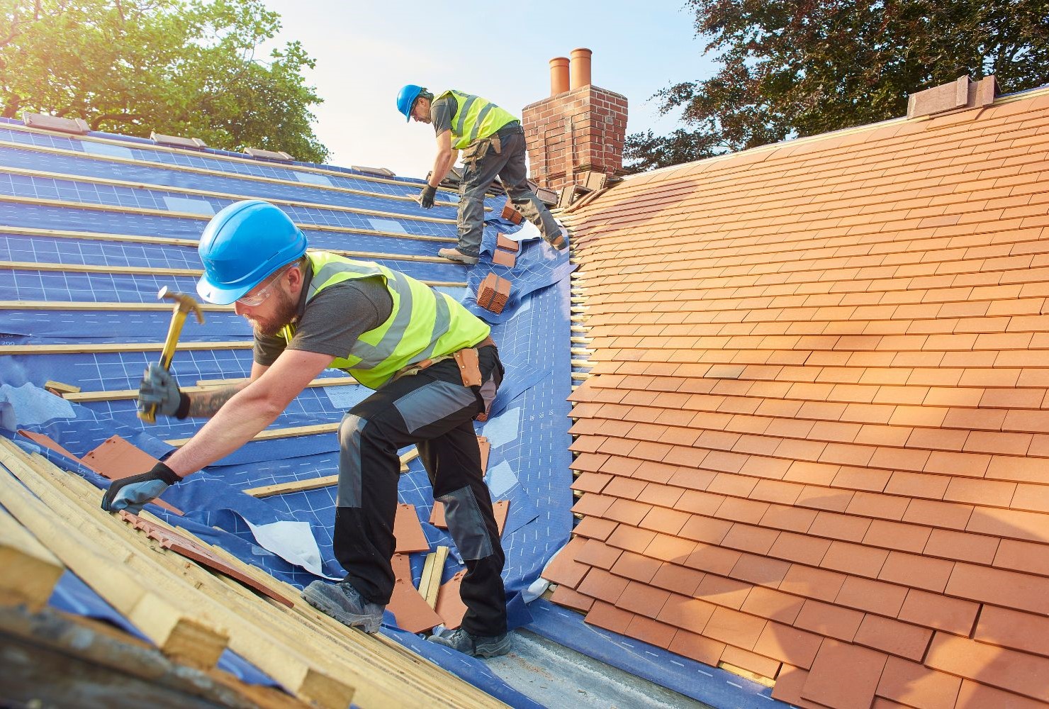 Untitled design - 2 img of roofers